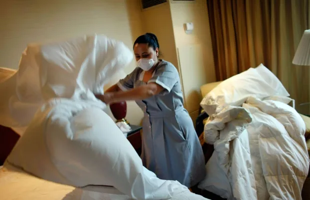 50 Travel Safety Tips hotel2