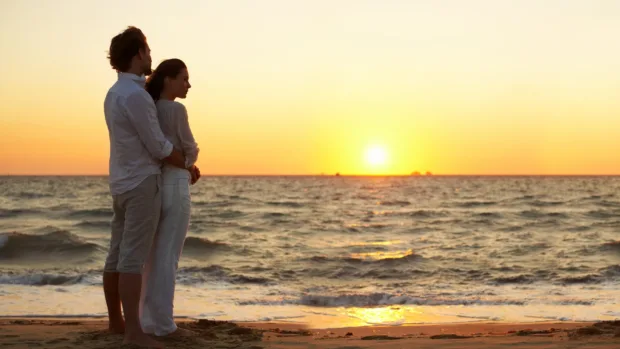 How to Hook & Keep a Real Man Couple_In_Love