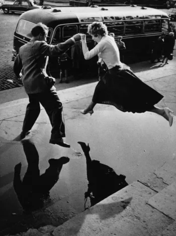 The Feminist Guide To Keeping Chivalry Alive feminist-chivalry
