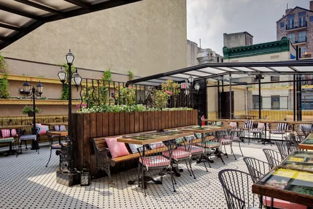 The 10 Best Rooftop Bars in NYC chantelle-best-rooftop-bar