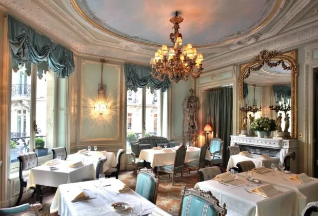 Laudree tea house on the Champs Elysee