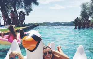 How to Live on Permanent Vacation + other Weekly Discoveries how to live on permanent vacation