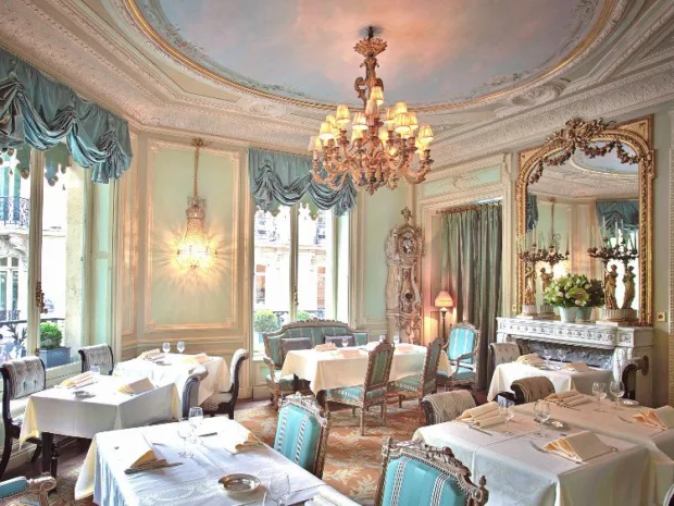 Doing the 8th in Paris Like a (Glam) Parisian Ladurée in Champs-Élysées