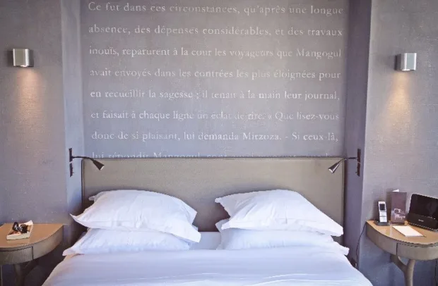 Doing the 8th in Paris Like a (Glam) Parisian Diderot suite in Hotel Pavillon de Lettres, Paris