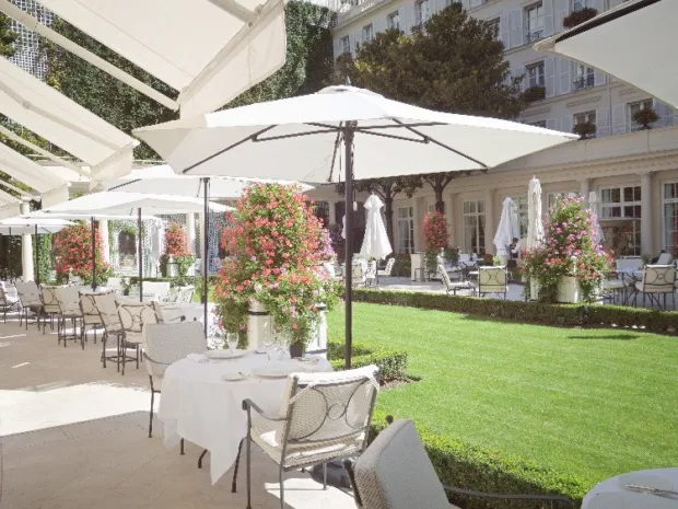 Doing the 8th in Paris Like a (Glam) Parisian Le Bristol, Paris