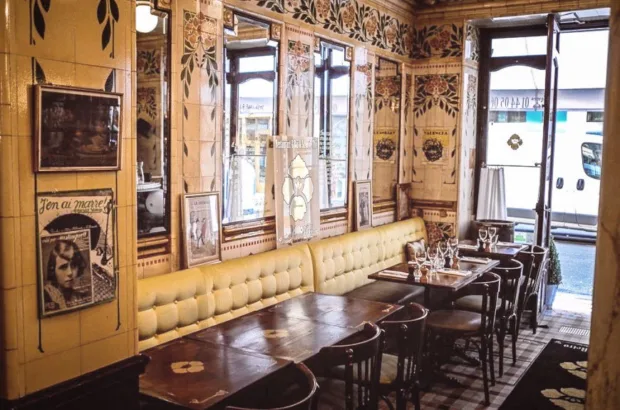 Doing the 8th in Paris Like a (Glam) Parisian Le Petit Retro, Paris