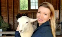 5 Reasons I Love Being a Vegan - vegan influencer