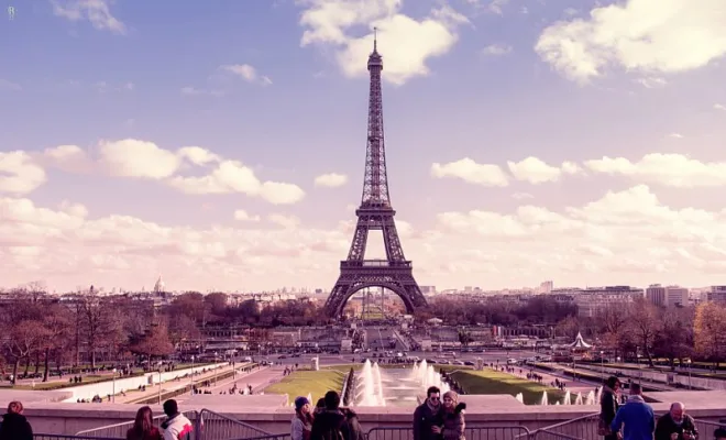 The Eiffel Tower Apartment + other Weekly Discoveries