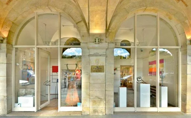A Guide to Le Marais, Paris Modus Art Gallery on the Place de Vendome