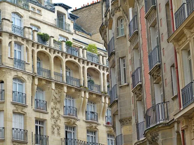A Guide to Le Marais, Paris The gorgeous architecture in Paris never ceases to amaze