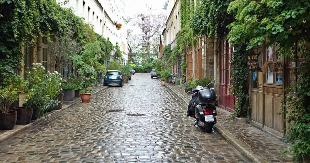 A Guide to Le Marais, Paris One of many charming alleys