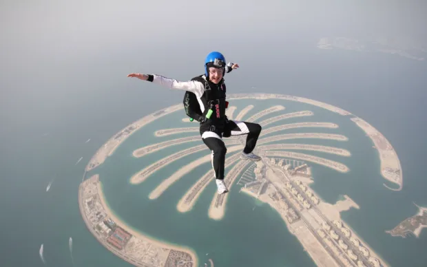 Dubai: Your Complete Travel Guide to this Land of Excess Skydiving