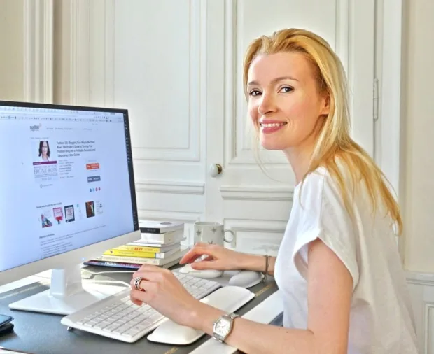 How to Start a (Successful, Moneymaking) Blog How to Start a (Successful, Moneymaking) Blog - hilary working s 1